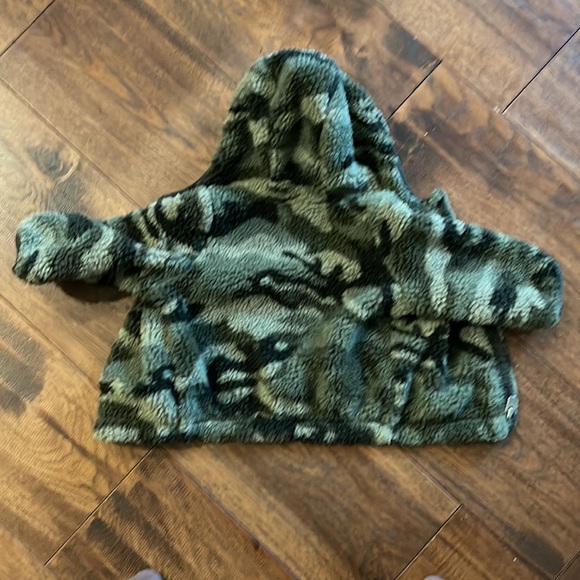 Baby Gap Camo Sweater size 6-12 months - Picture 4 of 5